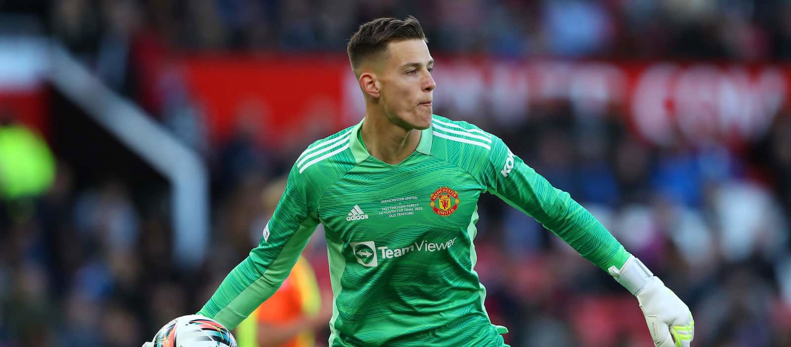 “of-a-different-strength”:-championship-boss-cannot-stop-gushing-over-united-wonderkid-as-he-starts-off-with-a-bang