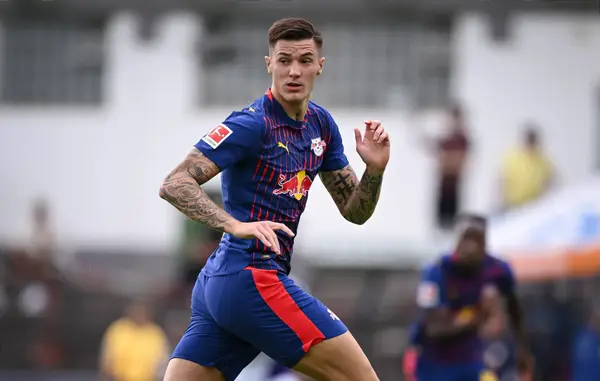 sesko-v-hojlund:-will-man-united-be-getting-an-upgrade-on-their-current-no.9?-we-take-a-look-at-the-numbers sesko-v-hojlund:-will-man-united-be-getting-an-upgrade-on-their-current-no.9?-we-take-a-look-at-the-numbers