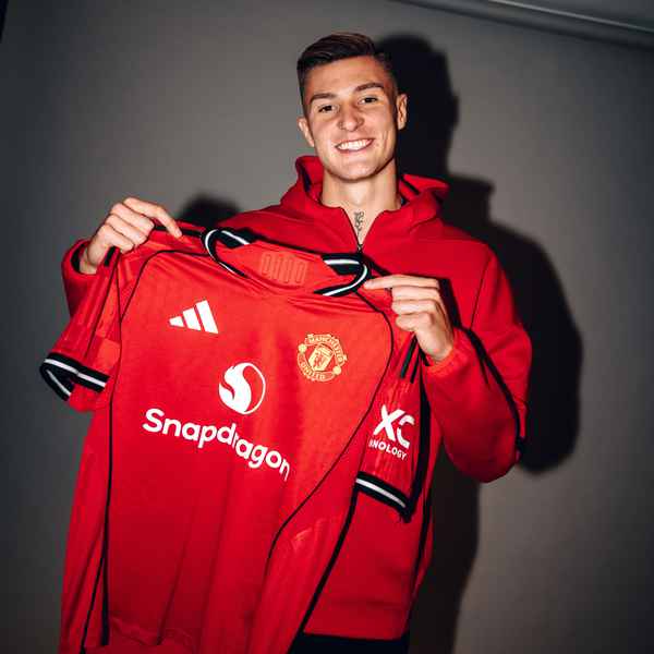 win-a-united-shirt-signed-by-sesko! win-a-united-shirt-signed-by-sesko!