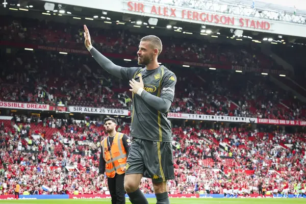 man-united-legend-tipped-to-make-‘remarkable-return’-to-old-trafford-in-surprise-transfer man-united-legend-tipped-to-make-‘remarkable-return’-to-old-trafford-in-surprise-transfer