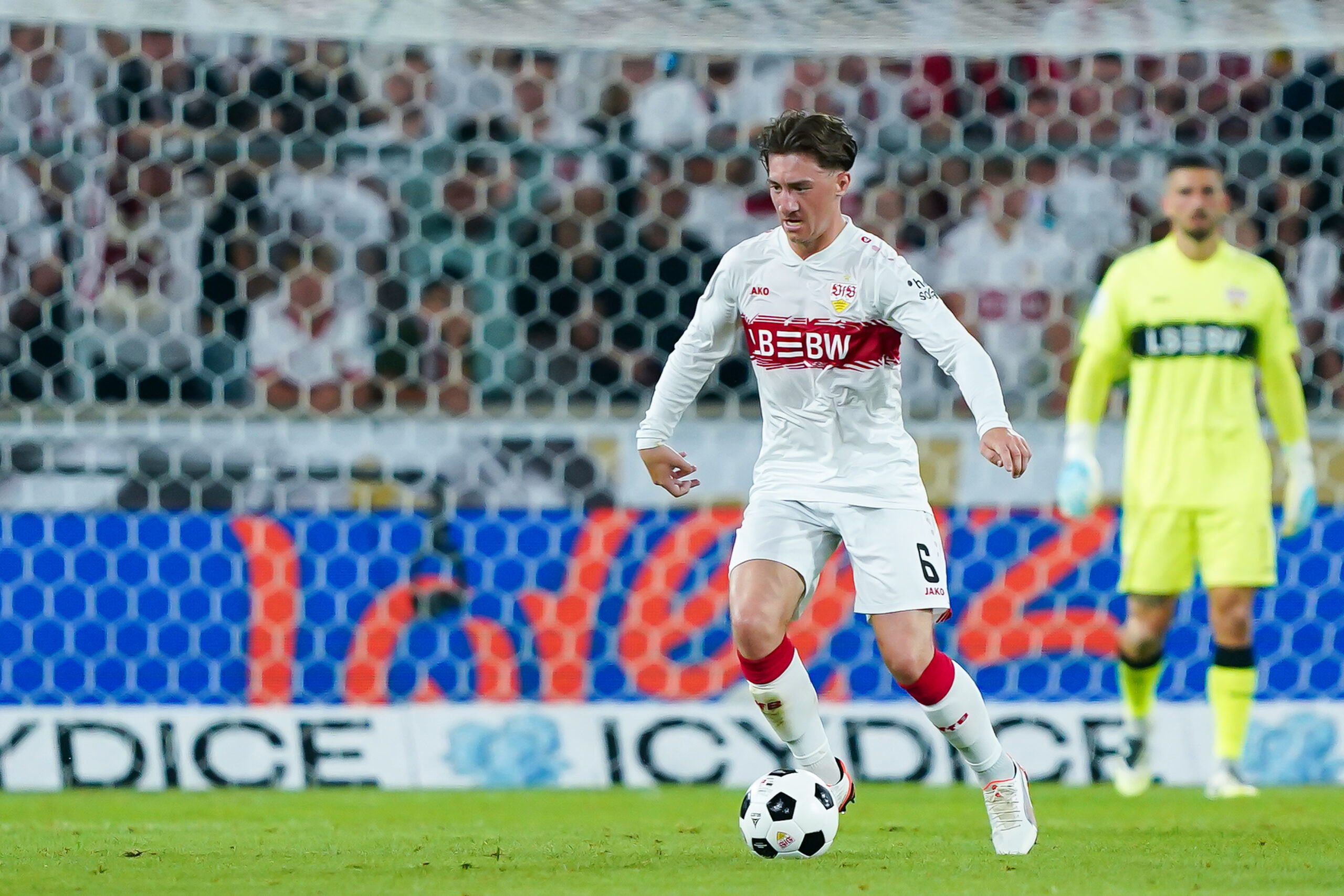 journalist-–-man-utd-now-want-to-sign 34.6million-bundesliga-star-to-solve-conundrum