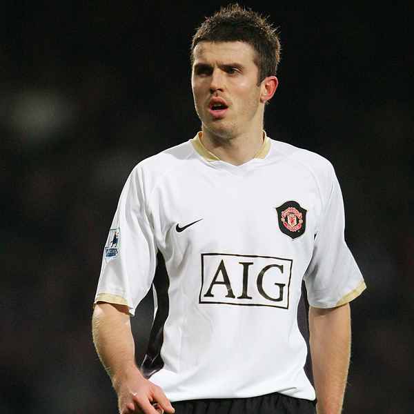 carrick-retraces-his-first-united-steps