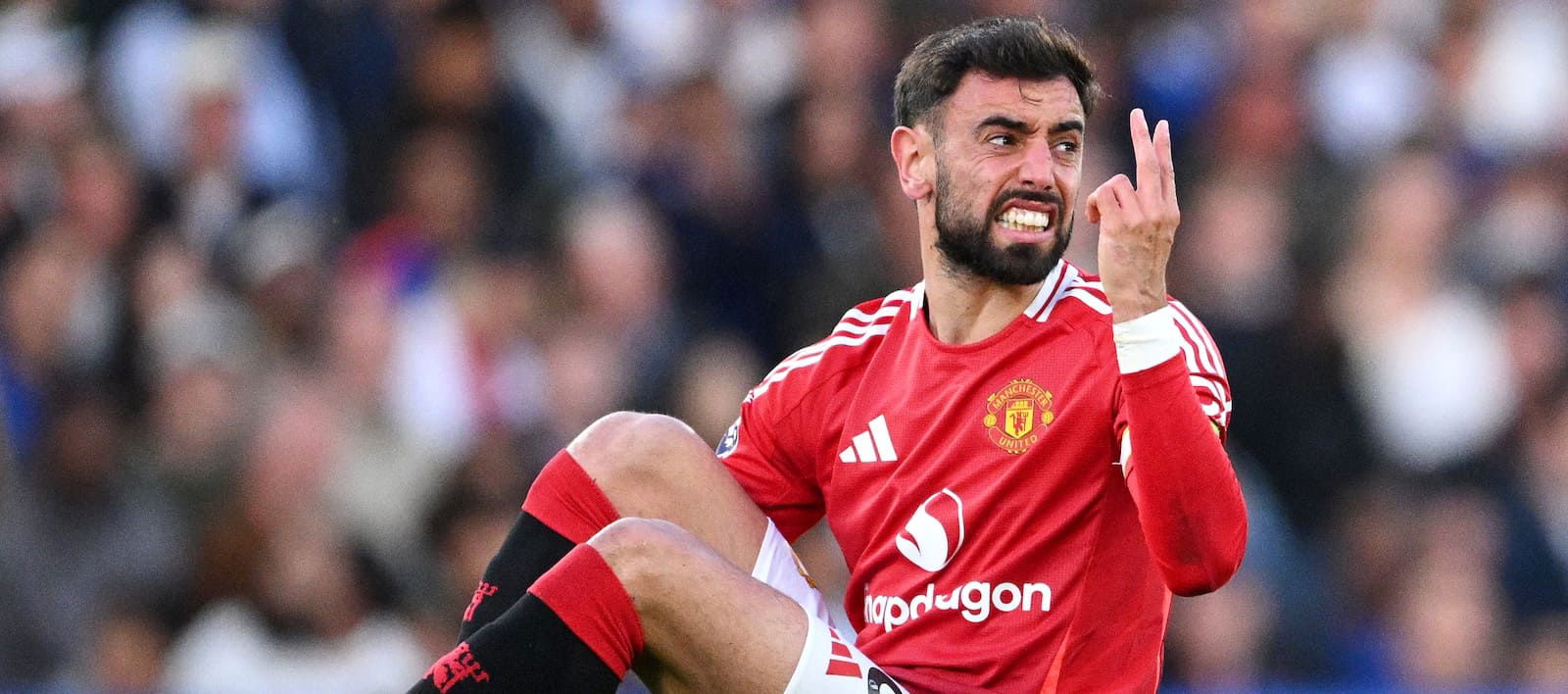 alarm-bells-ringing-at-united-as-shock-late-deal-on-the-cards-after-“positive”-contacts,-superstar-is-asking-for-33m-–-report