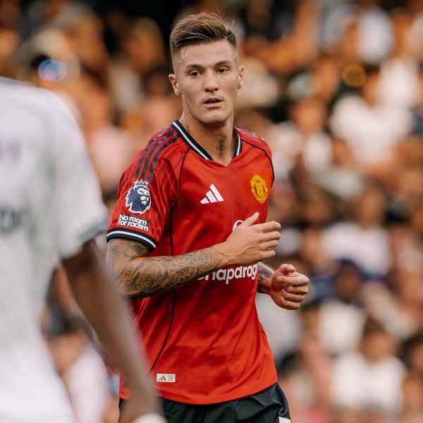how-to-watch-and-follow-grimsby-v-united