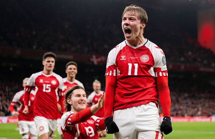 388million-player-agrees-21.6million-terms-with-club-to-secure-move-before-deadline-from-manchester-united-–-report