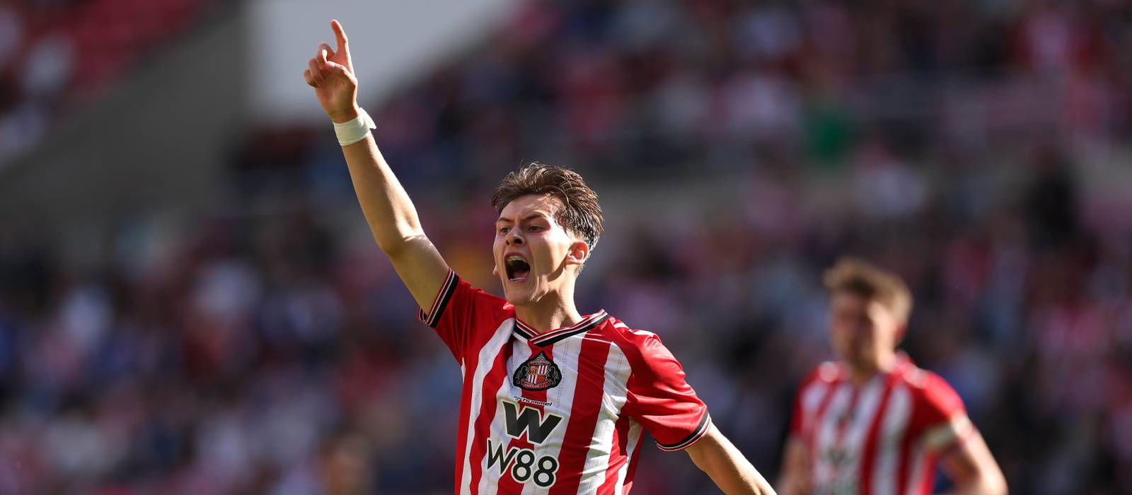 wonderkid-ineos-labelled-a-“must-have”-pens-new-deal-as-25m-united-move-becomes-trickier-–-report