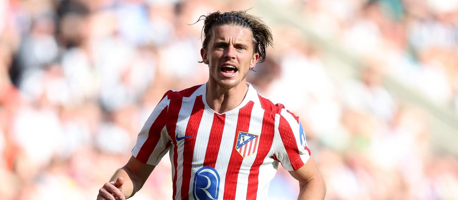 united-have-enquired-with-pl-proven-midfielder’s-camp-about-a-straight-loan,-ineos-have-received-a-response-–-reports