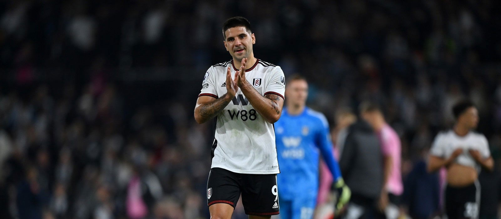 “here-we-go!”:-“unbelievable”-ex-pl-striker-linked-with-united-switch-has-chosen-surprising-new-club-fabrizio-romano