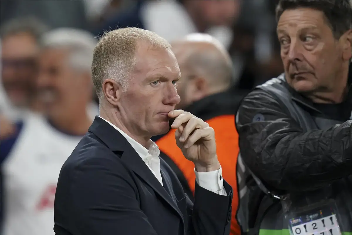 “was-that-really-necessary?-–-scholes-questions-man-united-for-spending-133.5m-on-2-players