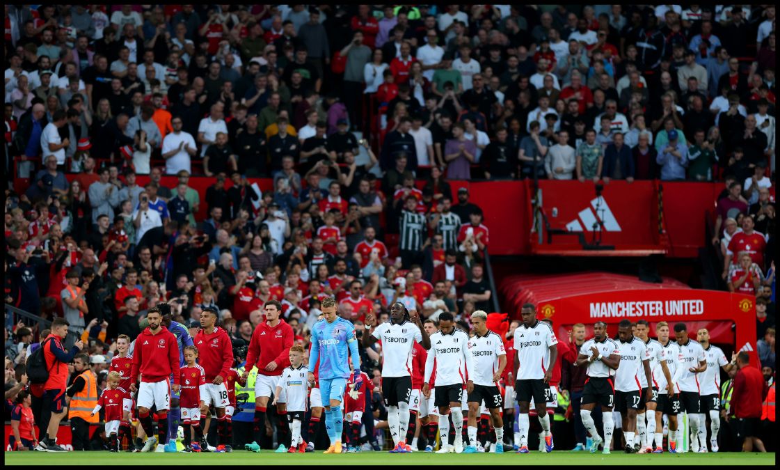 ‘where’s-the-ambition?’:-ten-hag-signing-warned-he’s-making-an-‘incomprehensible’-decision-over-his-future