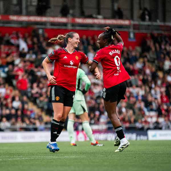 headlines-from-united-women-v-leicester