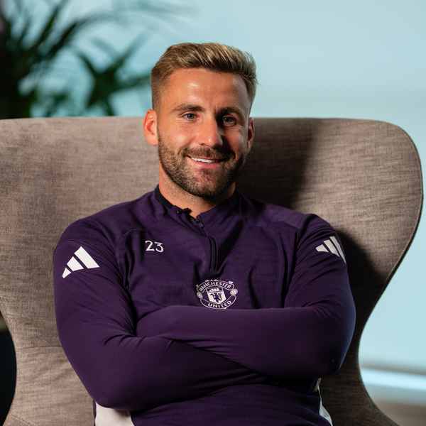 luke-shaw-still-‘amazed’-by-united-away-fans-a-decade-in