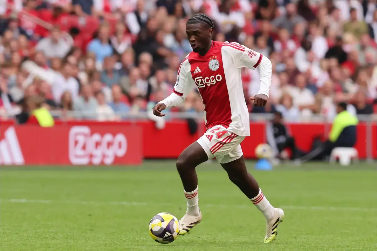report:-man-united-among-6-premier-league-clubs-‘battling’-for-kante/rice-‘hybrid’ report:-man-united-among-6-premier-league-clubs-‘battling’-for-kante/rice-‘hybrid’