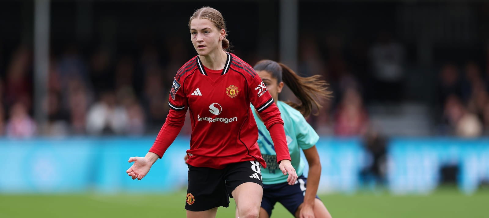 united-women-hammer-london-city-5-1-to-soar-back-to-top-of-the-table