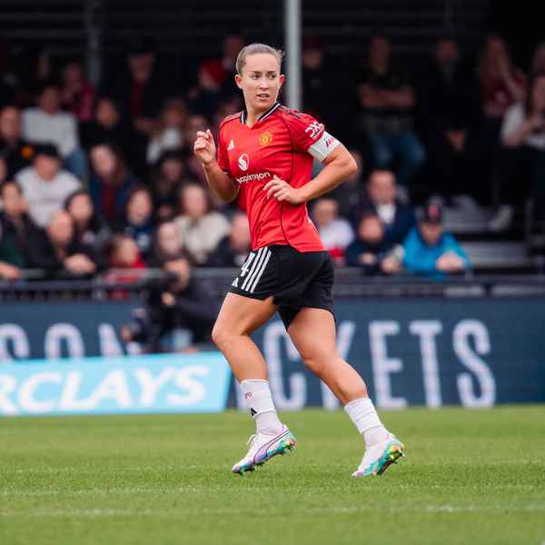 le-tissier-brings-up-100th-united-appearance