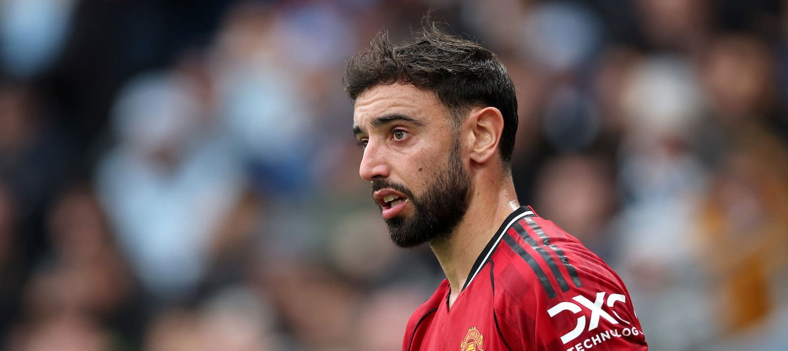 “two-ways-of-looking-at-this-game”:-fernandes-finds-surprising-positives-in-united’s-flat-derby-defeat