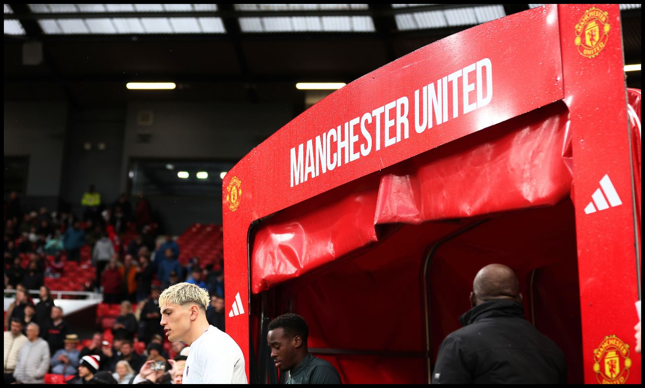 man-united-supporters-give-alejandro-garnacho-‘rare’-reception-on-old-trafford-return
