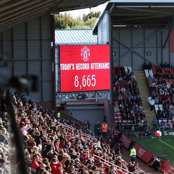 new-attendance-record-for-united-women-in-leigh