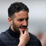 gary-neville-blasts-amorim’s-midfield-selection,-head-coach-won’t-change