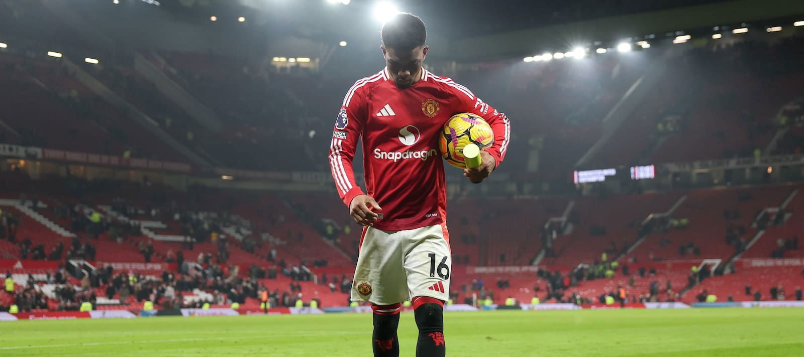united-have-offered-“naive”-star-support-after-he-received-severe-backlash-from-fans-–-report