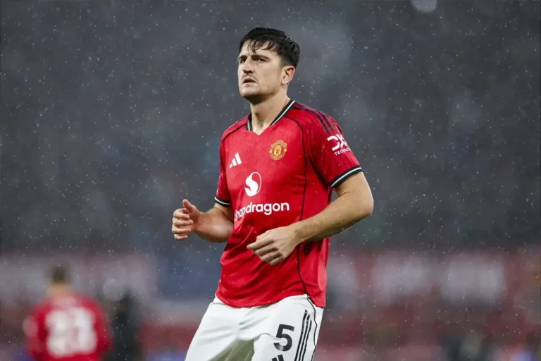 £190K p/w Man United Star Will Be Told To Take Pay Cut If He Wants To Stay At Old Trafford £190K p/w Man United Star Will Be Told To Take Pay Cut If He Wants To Stay At Old Trafford