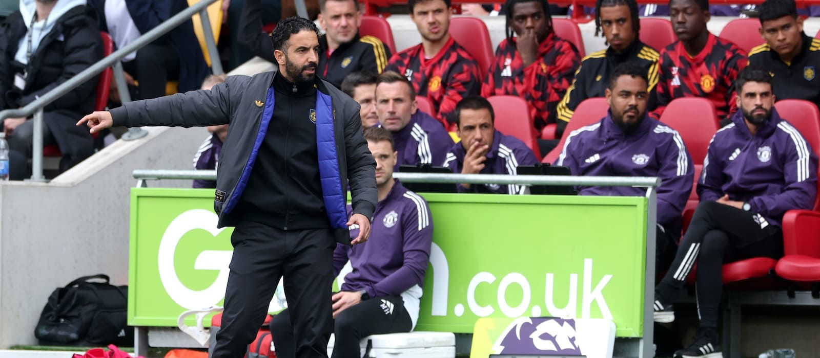 “this-is-not-acceptable”:-rooney-pulls-no-punches-as-he-delivers-damning-assessment-of-united-under-amorim