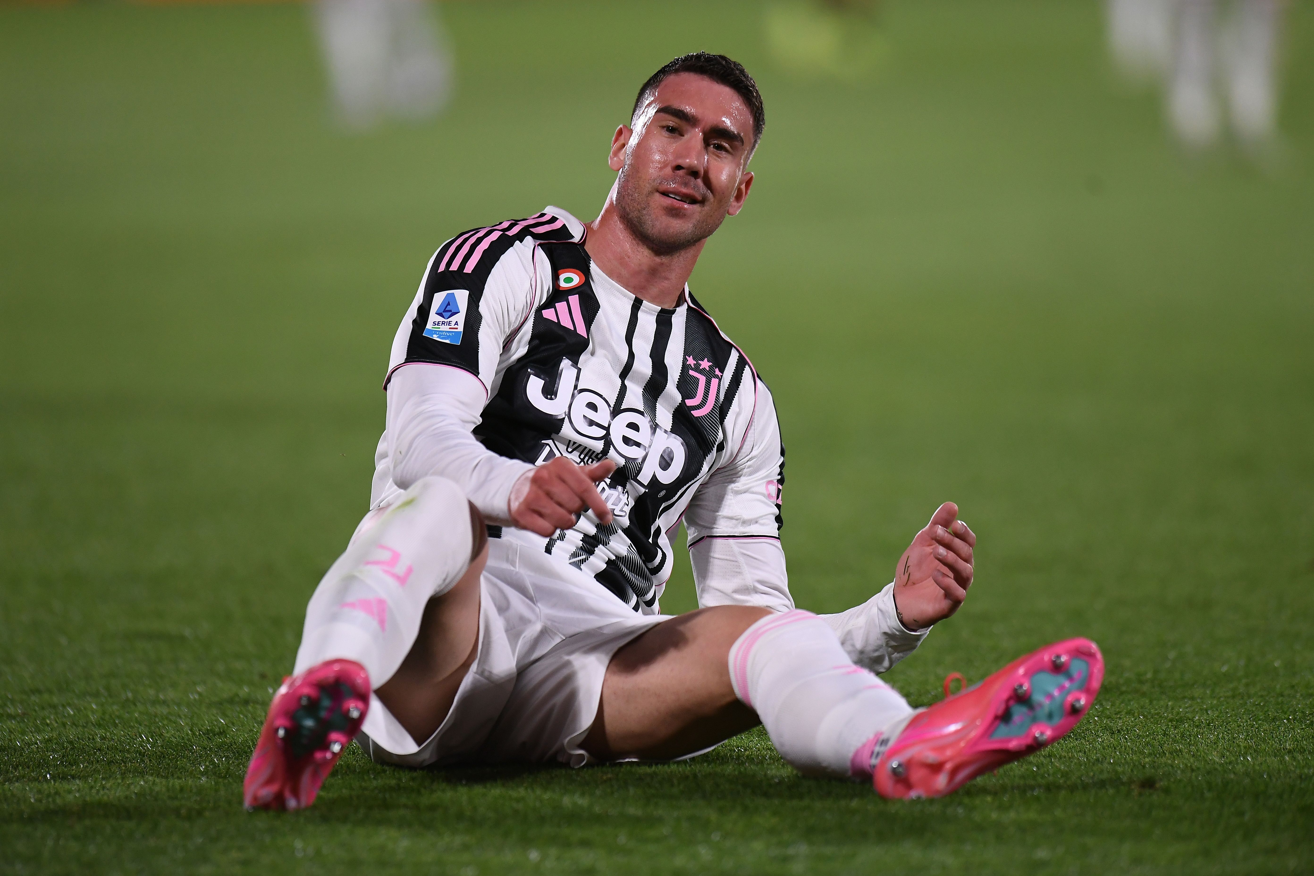Dusan Vlahovic on the pitch for Juvenus