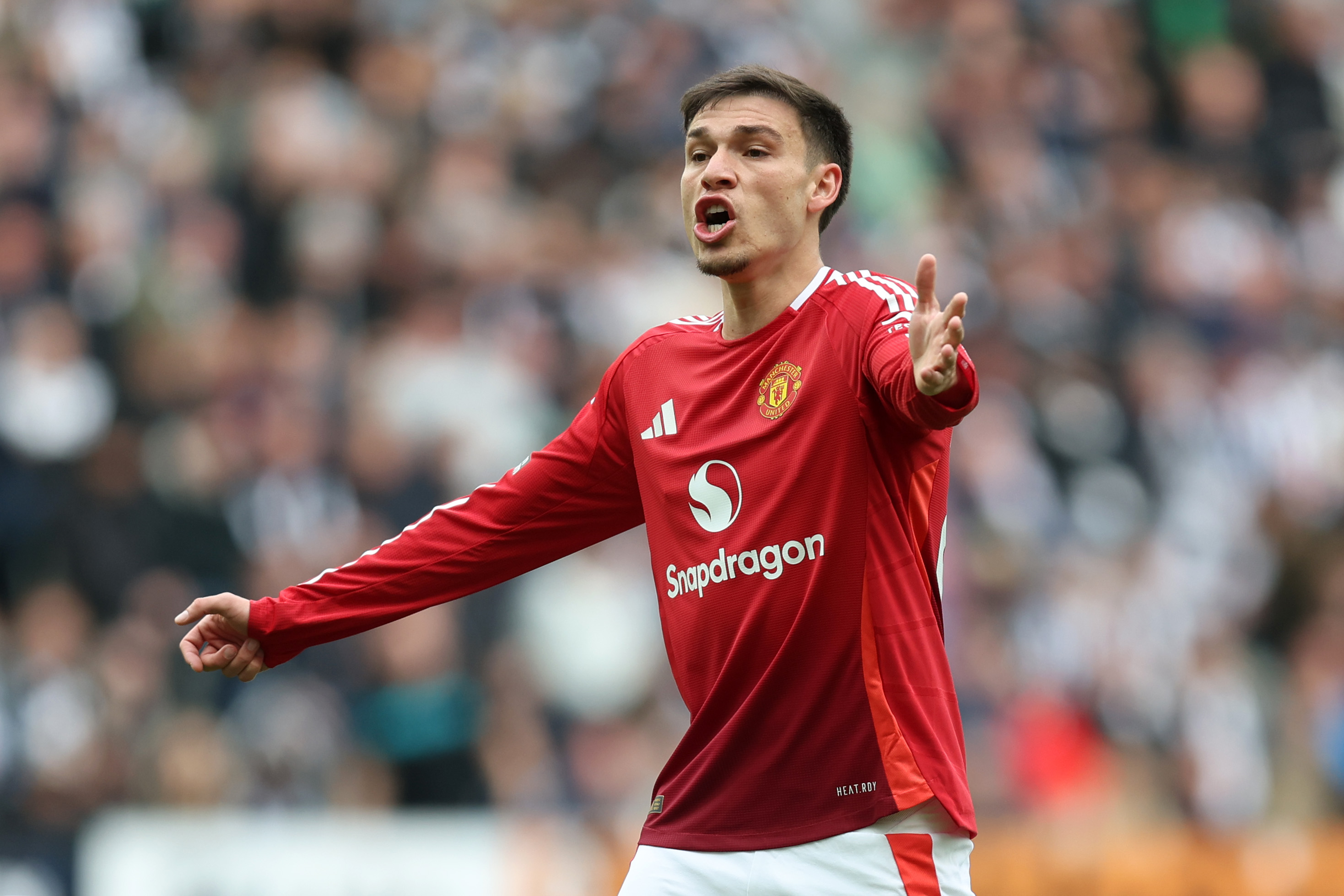Manuel Ugarte in action for Man Utd
