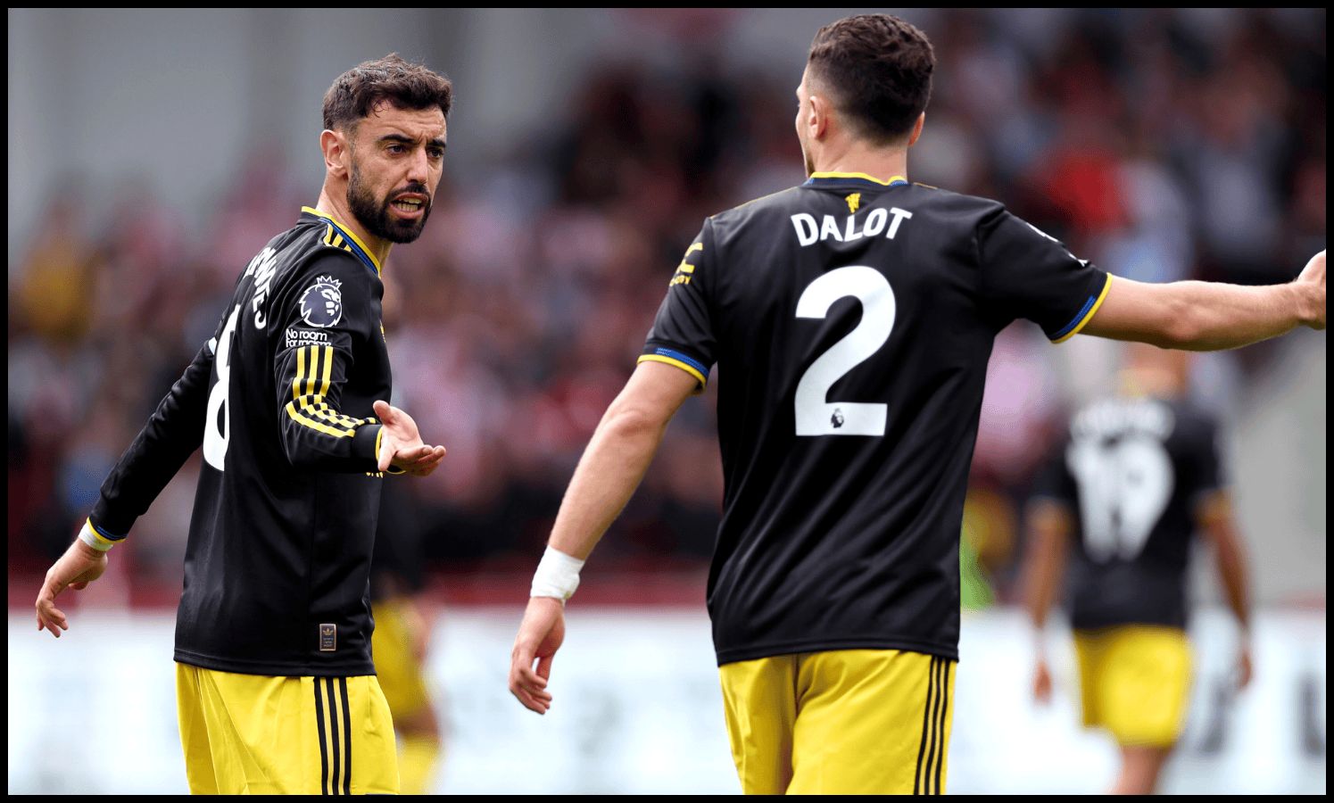 Bruno Fernandes and Diogo Dalot argue after Man United concede.