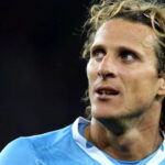 united-cult-hero-rushed-to-hospital-after-suffering-major-injury-in-charity-match