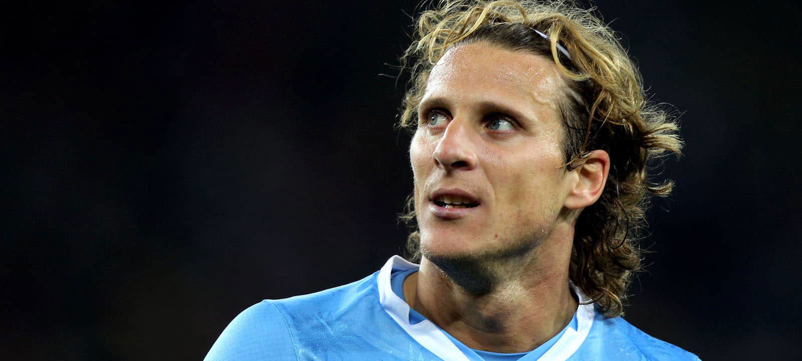 united-cult-hero-rushed-to-hospital-after-suffering-major-injury-in-charity-match