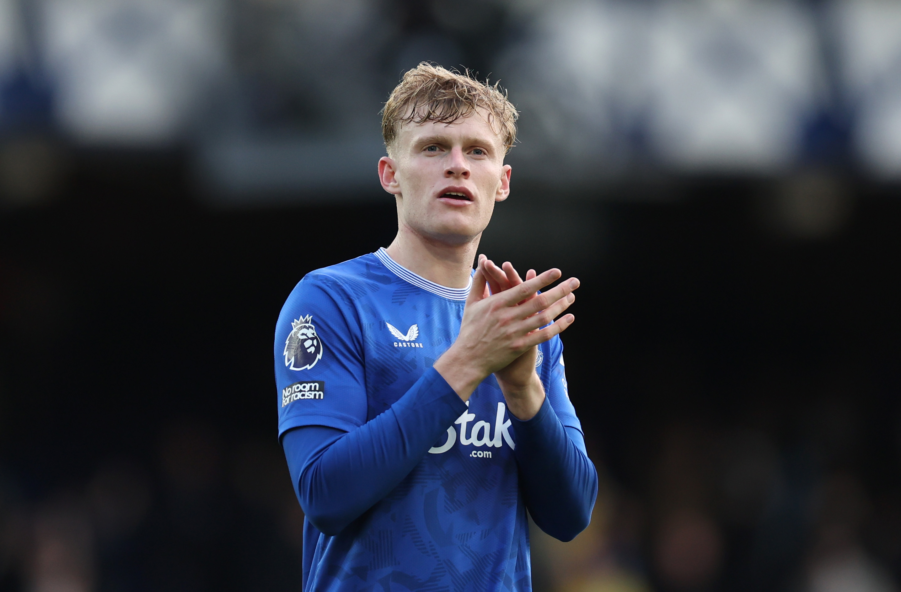 Jarred Branthwaite applauding Everton fans