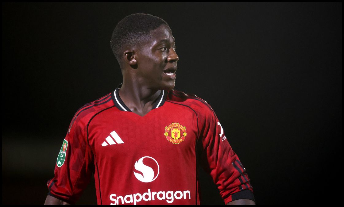 Kobbie Mainoo in action for Man United