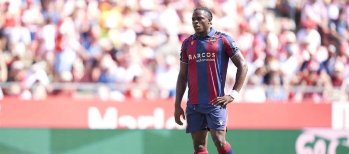 “we-receive-offers-for-him-every-day”:-club-chief-sheds-light-on-united-target’s-possible-january-exit