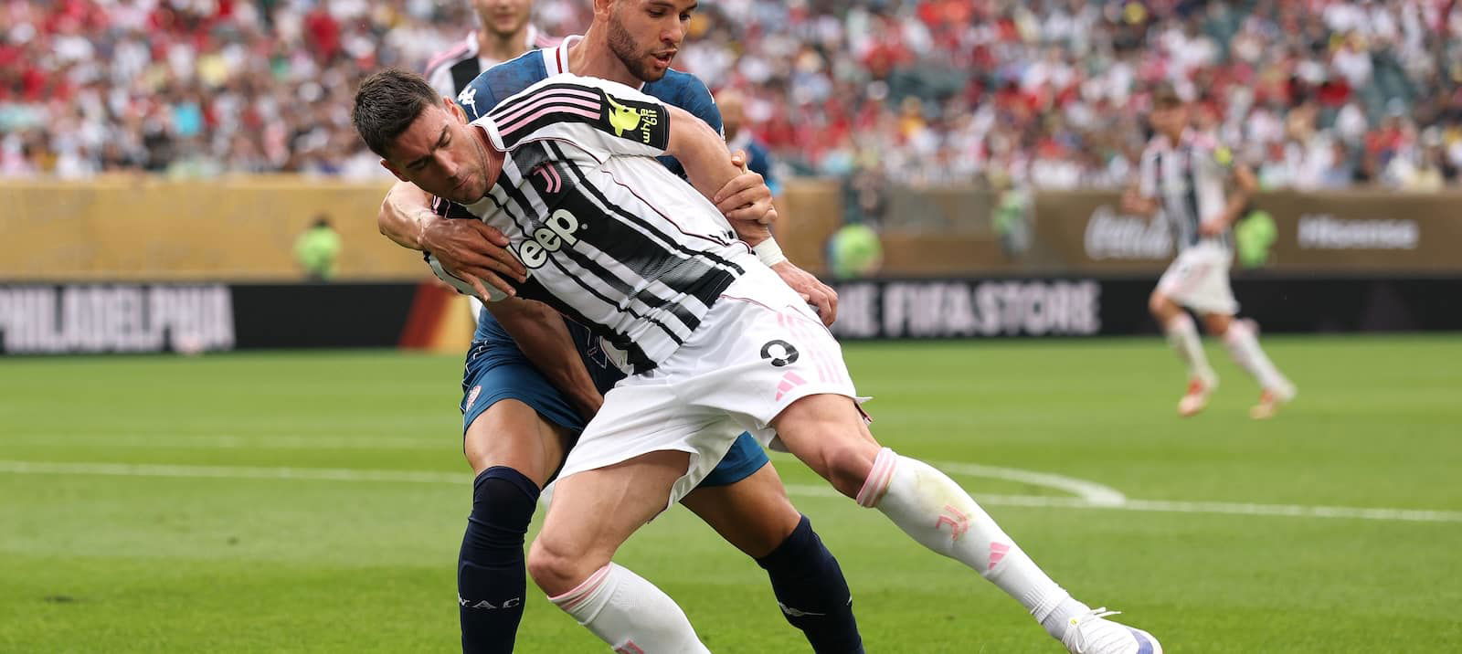 united-offered-e20m-star-to-replace-zirkzee-in-january,-he’s-miles-better-–-report