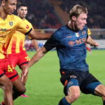 “absolutely-unacceptable”:-refereeing-chief-claims-united-loanee-very-fortunate-to-avoid-red-last-weekend