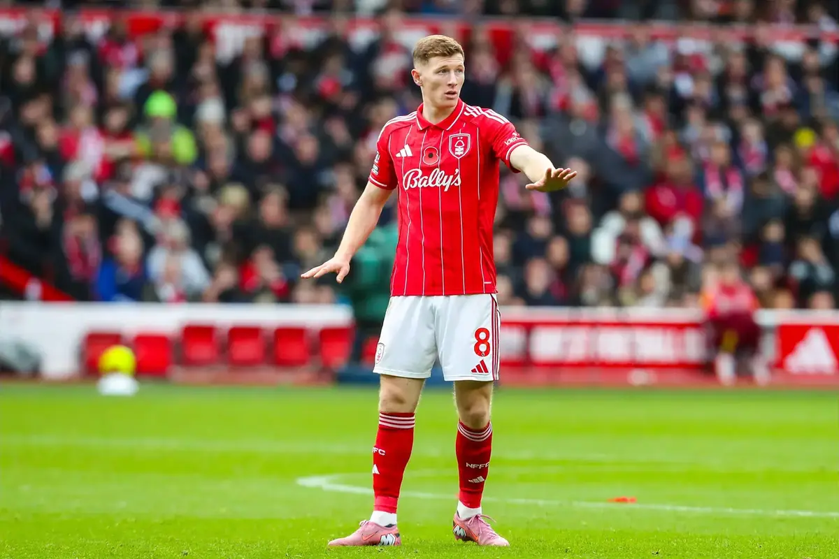 ‘get-this-man-asap’-‘should-be-50m-max’-man-utd-fans-react-as-sky-reporter-confirms-“concrete-interest”-in-midfielder