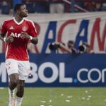 united-handed-sensational-transfer-lifeline-in-pursuit-of-6’4”-striker-–-report