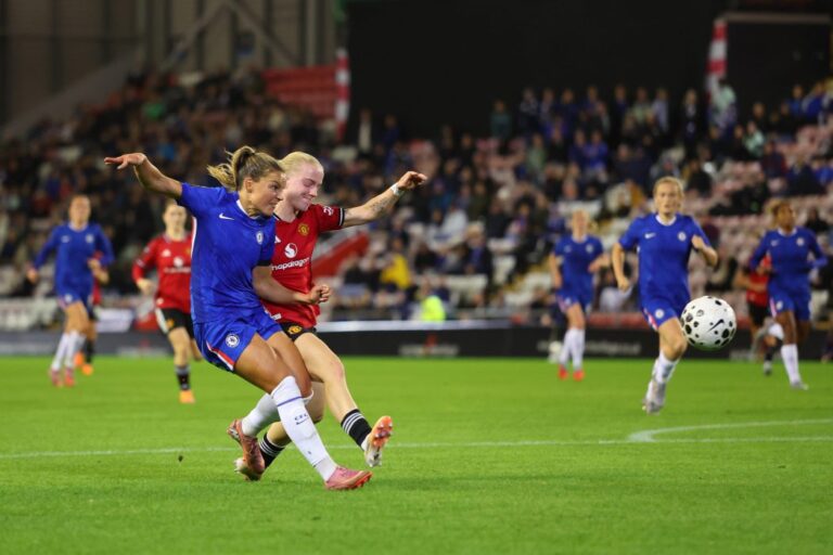 WSL champions Chelsea held to a draw by Manchester United