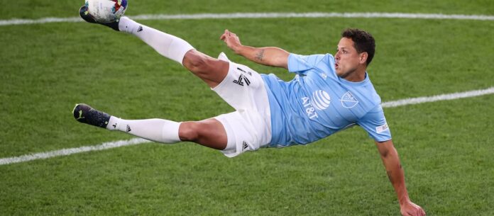 club-bid-farewell-to-former-pl-winning-united-star-who-have-a-bond-that-“will-last-forever”