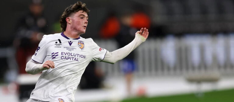 17-year-old goal machine scores injury-time winner for Manchester United u18s