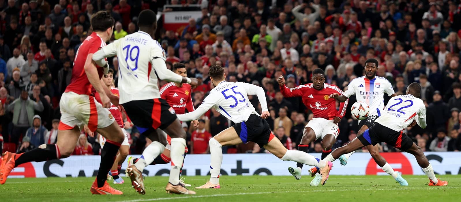 fierce-rivals-“leading-the-race”-for-united-maestro,-fans-will-be-devastated-–-report