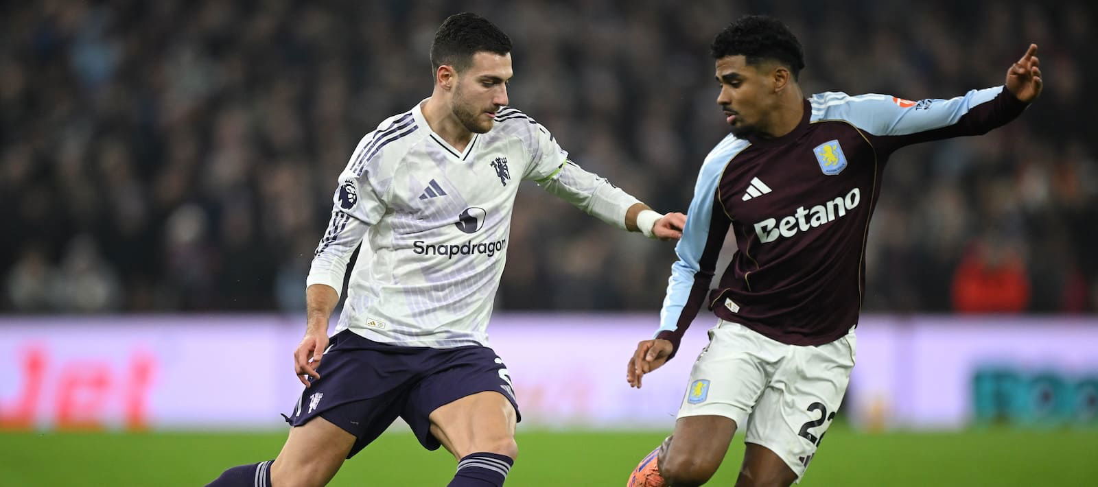 “very-proud-moment”:-united-star-celebrates-special-milestone-despite-painful-2-1-loss-to-villa