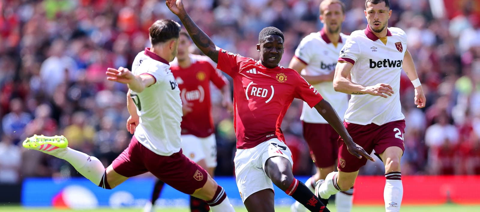 “determined”-united-star-completes-shock-u-turn-ahead-of-potential-january-exit,-fans-will-be-delighted-–-report