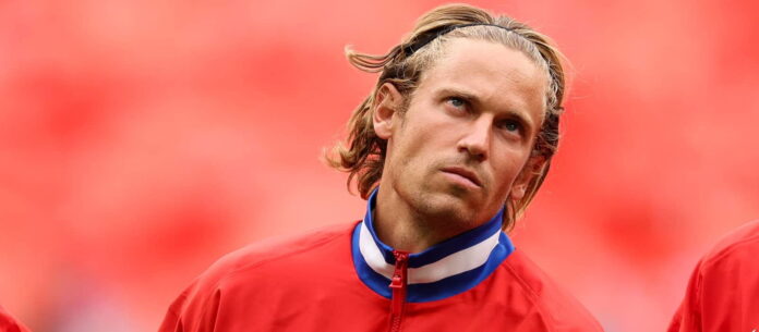 united-submit-shock-e35m-bid-to-sign-spanish-midfielder-as-ineos-scramble-to-strengthen-fletcher’s-side-–-report