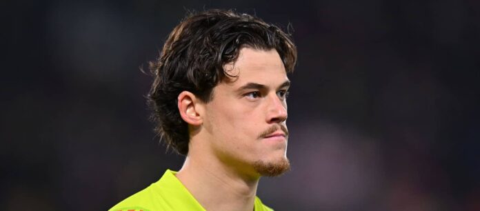 united-plotting-surprise-move-for-e70m-“superhero”-who-could-push-summer-signing-to-bench-–-report