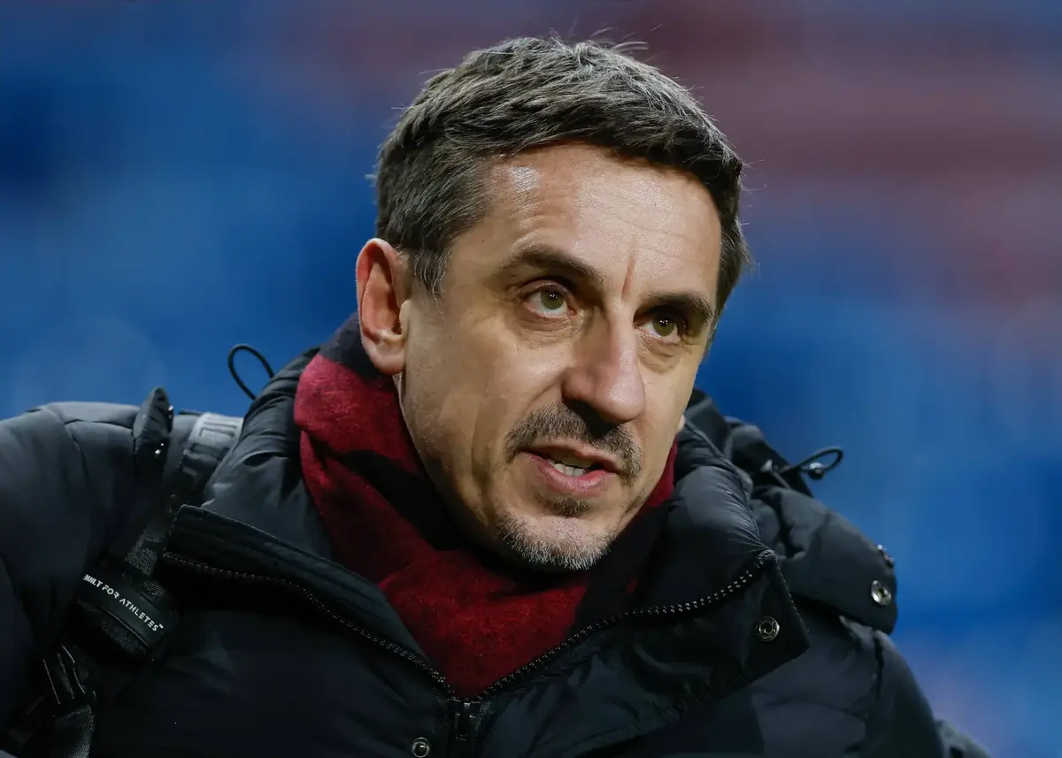 gary-neville-urges-man-united-to-make-michael-carrick-decision-amid-ancelotti,-tuchel-and-pochettino-claim