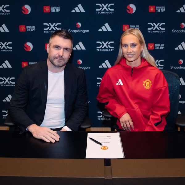 ellen-enters-the-building!