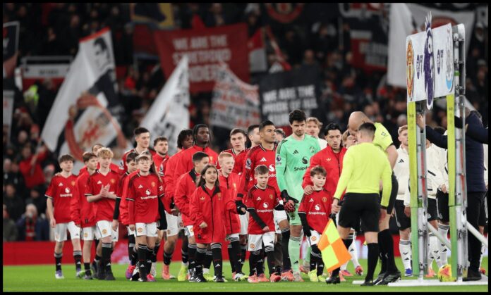 men-journo-tips-surprise-red-to-start-manchester-derby-with-fan-favourite-poised-to-miss-out