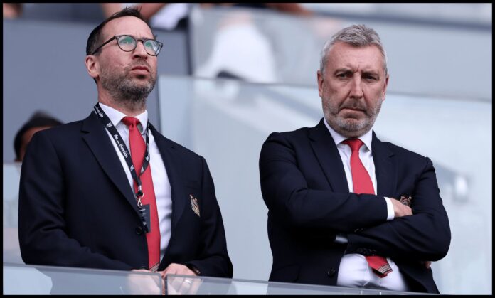 ‘bizarre’-deadline-day-drama-at-united-sees-senior-red-travel-to-undergo-medical-before-being-recalled-by-wilcox